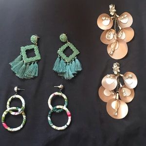 4 pairs of earings